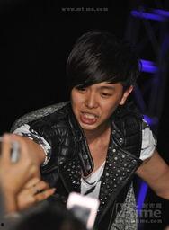 黄鸿升图片,光影交织，演绎不凡人生